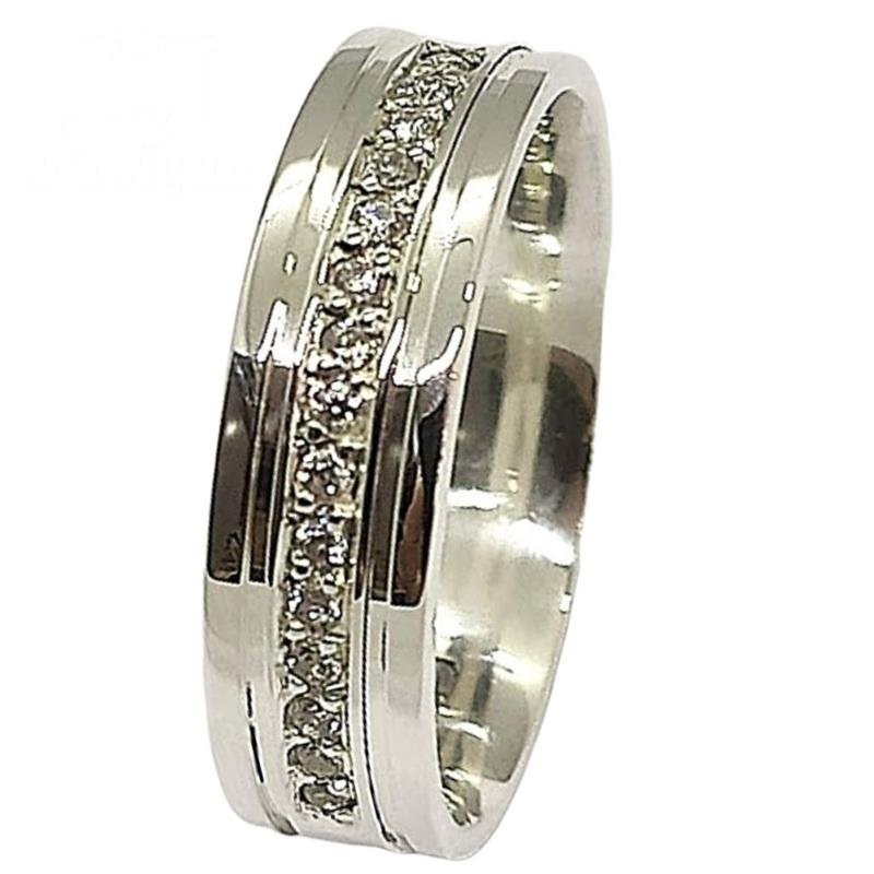 ALIANÇA DE PRATA 6,0MM QUADRADA C/15 PEDRAS DE 1,25MM E 02 FRISOS 0,50MM