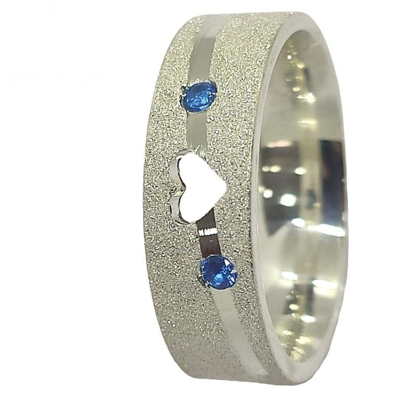 ALIANÇA DE PRATA 6,0MM QUADRADA DIAMANTADA C/01 FRISO TORCIDO CORAÇÃO VAZADO E 02 PEDRAS