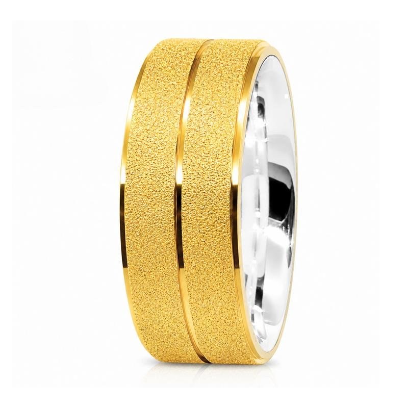ALIANÇA DE MOEDA C/FORRO DE PRATA 8,0MM ANTATÔMICA QUADRADA DIAMANTADA LATERAL REBAIXADA E 01 FRISO 0,50