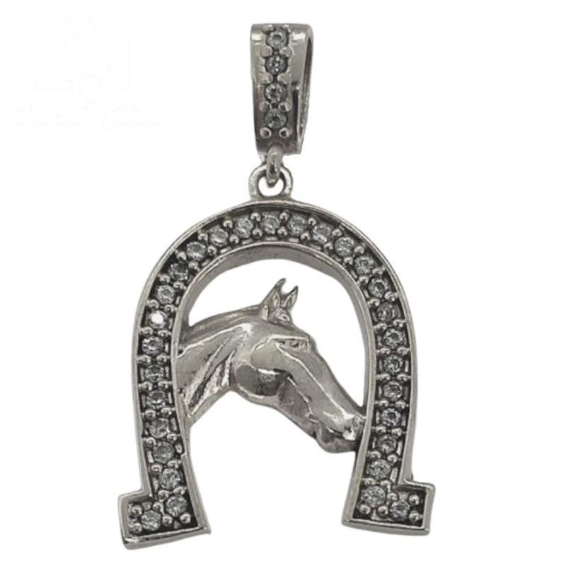 PINGENTE DE PRATA FERRADURA C/ CAVALO DE TAMANHO 2,8 X 1,7