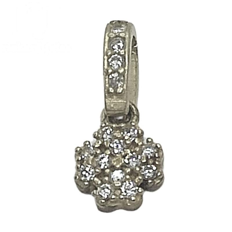 PINGENTE DE PRATA TREVO DE QUATRO FOLHAS C/ 16 PEDRAS E TAMANHO 0,9 X 0,9