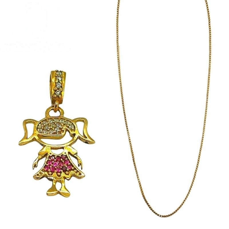 PINGENTE DE MOEDA MENINA C/26 PEDRAS MUDA COR DA SAIA DE TAMANHO 1,8 X 1,5 + CORRENTE FOLHEADA A OURO DE 40CM