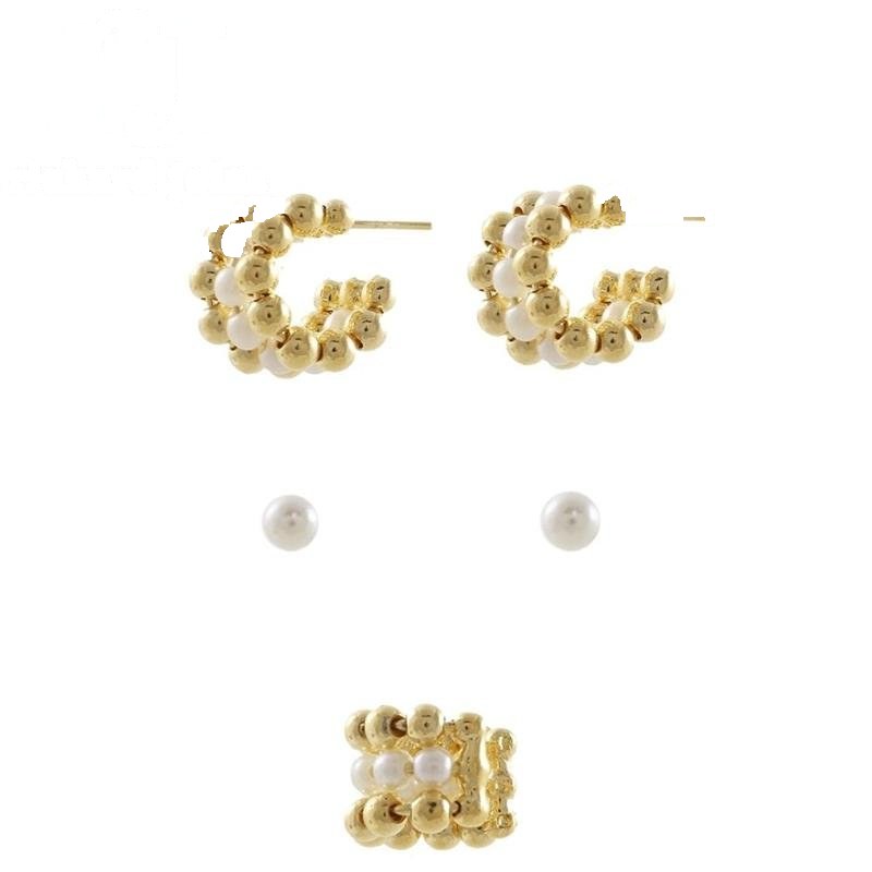 BRINCO FOLHEADO A OURO TRIO DE PÉROLAS COM PIERCING FAKE